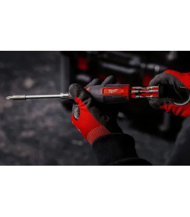 DESTORNILLADOR MULTIPUNTAS 14 EN 1 CON CARRACA  MILWAUKEE