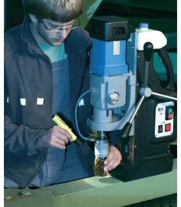 LINTERNA LED BL.C/PULSADOR ATEX AMARILLA ( PX2 ) 2AAA