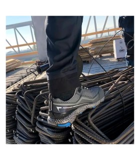 ZAPATO JET DISEÑO BAJO, ULTRADINÁMICO Y PUNTERA ALUMINIO