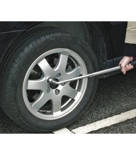 LLAVE EXTENSIBLE RUEDA 17 y 19mm Cuad.1/2"