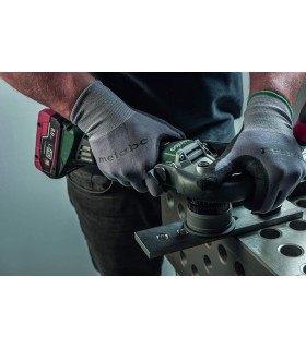 BISELADORA METALES METABO KFM18LTX CON 2 BATERIAS 5,5Ah. MÁX.45º-3MM