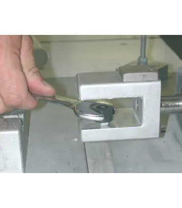 ESTUCHE 10 EXTRACTOR TUERCA-ESPARRAGO PASADOS KS