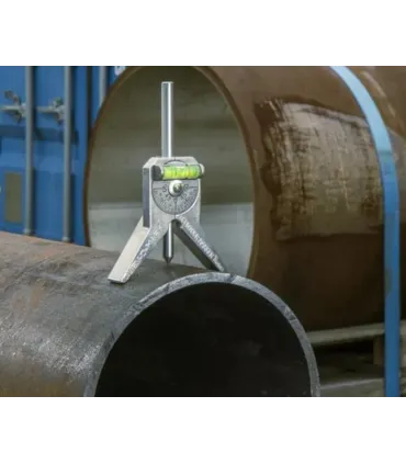 BUSCADOR DE CENTROS EN TUBERIAS. NIVEL CENTRADOR CON GONIOMETRO