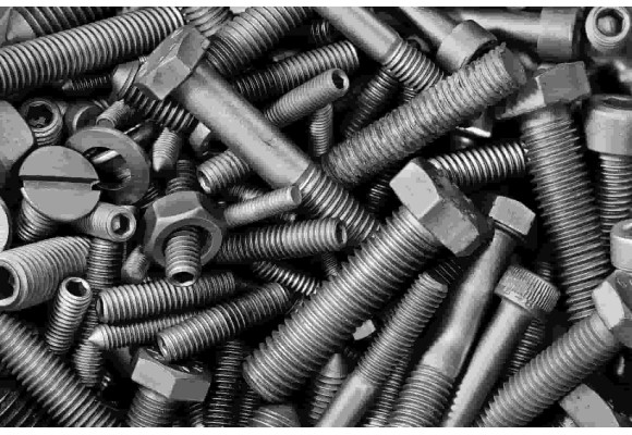 TORNILLOS, PASADORES, ANILLOS PARA EJES, ENGRASADORES DE RECAMBIO: PIEZAS PEQUEÑAS, GRAN IMPORTANCIA